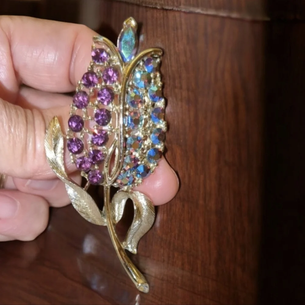 Vintage Signed LISNER Tulip amethyst & aurora crystals Flower brushed gold Rare